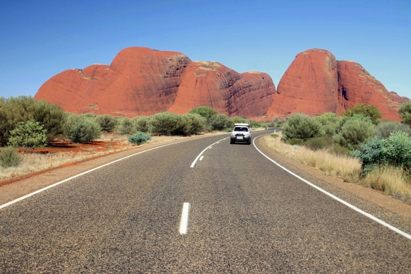 Buying and Driving a Car in Oz: A Guide by Carolyn Martin Buying and Driving a Car in Oz: A Guide by Carolyn Martin Featured Image