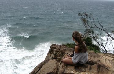 Top 5 Female Travel Guides Featured Image
