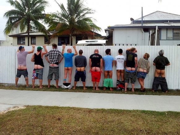 Cheeky backpackers bare bums Cheeky backpackers bare bums Featured Image