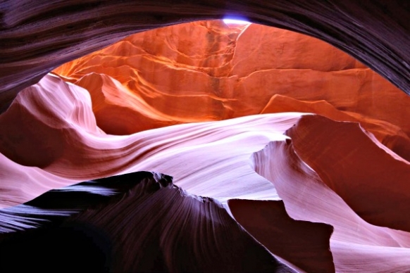 Strangely Erotic Photos of Antelope Canyon Strangely Erotic Photos of Antelope Canyon Featured Image
