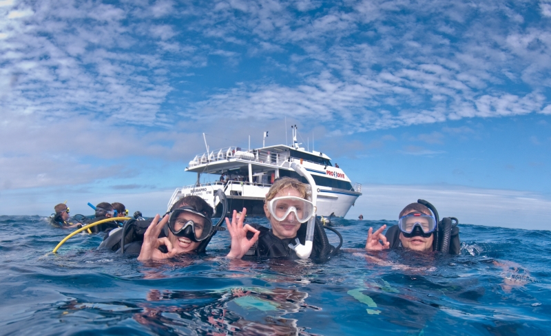 Prodive boat  divers